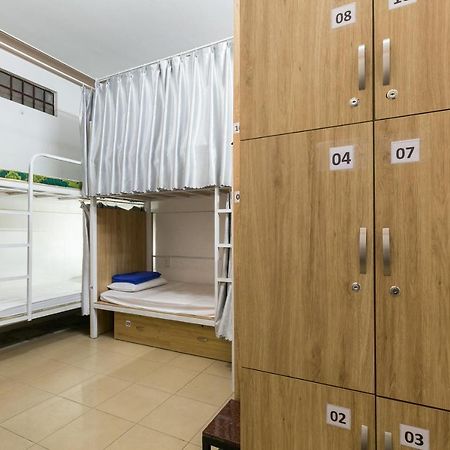 Spot On 710 Sakura Hostel Cholon Хошимин Екстериор снимка
